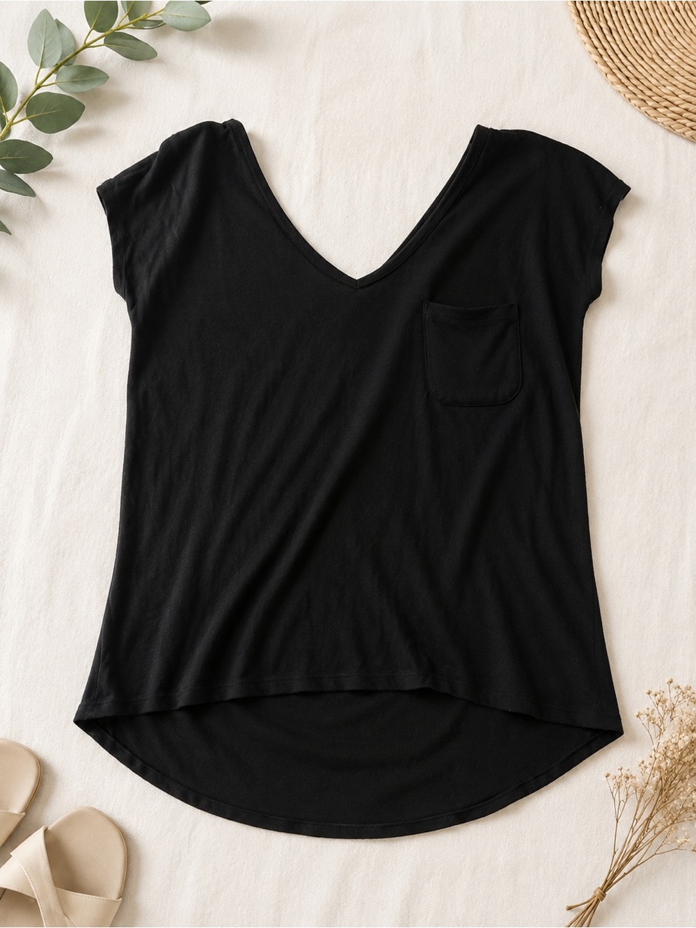 Mudd Black V-Neck Short Sleeve Pocket Tee